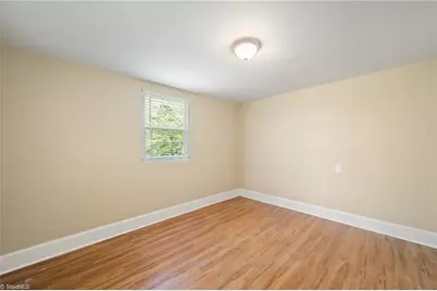 2425 Lyndhurst Avenue, Winston-Salem, NC 27103 - Photo 18