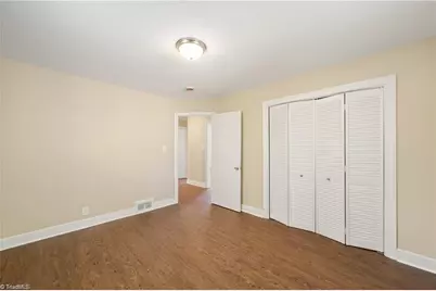 2425 Lyndhurst Avenue, Winston-Salem, NC 27103 - Photo 14