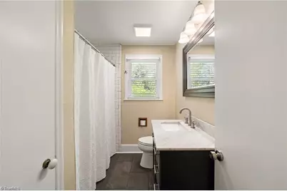 2425 Lyndhurst Avenue, Winston-Salem, NC 27103 - Photo 16