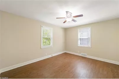 2425 Lyndhurst Avenue, Winston-Salem, NC 27103 - Photo 12