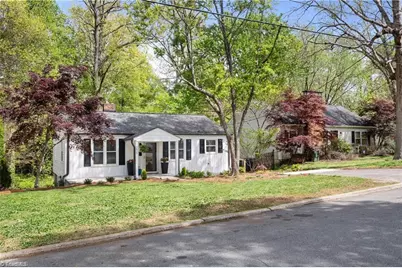 2425 Lyndhurst Avenue, Winston-Salem, NC 27103 - Photo 2