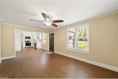 2425 Lyndhurst Avenue, Winston-Salem, NC 27103 - Photo 10