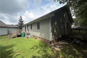3126 Westbury Dr, High Point, NC 27282 - Photo 14