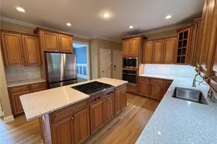 1016 Longhorn Ct, Greensboro, NC 27455 - Photo 6