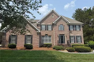 1016 Longhorn Ct, Greensboro, NC 27455 - Photo 2