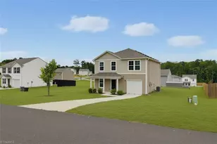 740 Oak Bend Dr, Asheboro, NC 27203 - Photo 2