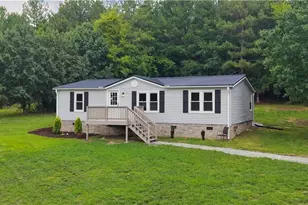 225 Beacon Ridge Rd, Thomasville, NC 27360 - Photo 2