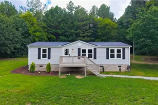 225 Beacon Ridge Rd, Thomasville, NC 27360 - Photo 1