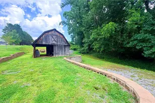 971 N Bridge St, Elkin, NC 28621 - Photo 2
