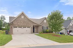 3831 Rutherford Ct, Winston-Salem, NC 27106 - Photo 2