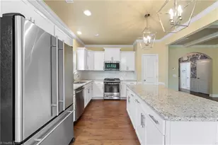 3831 Rutherford Ct, Winston-Salem, NC 27106 - Photo 14