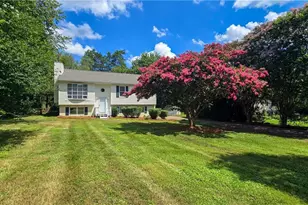 3581 Robinwest Dr, Pfafftown, NC 27040 - Photo 2