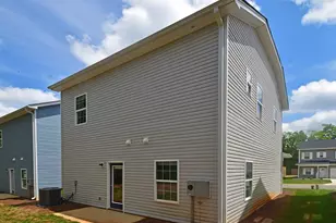 3433 Littlefield Wy, Greensboro, NC 27405 - Photo 2