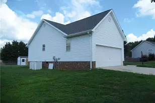 2903 Mitchell Wood Dr, Browns Summit, NC 27214 - Photo 2