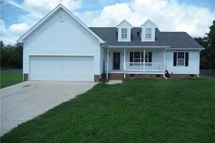 2903 Mitchell Wood Dr, Browns Summit, NC 27214 - Photo 1