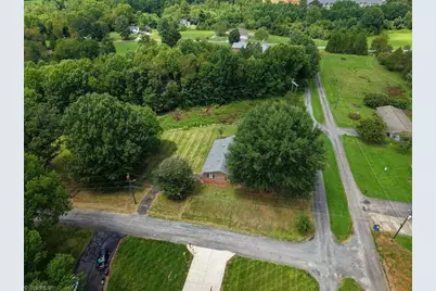 142 Shamrock Boulevard, Elkin, NC 28621 - Photo 32