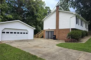 414 Oak Ridge Dr, Mount Airy, NC 27030 - Photo 6