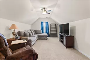 825 Hedgepath Terrace, High Point, NC 27265 - Photo 10