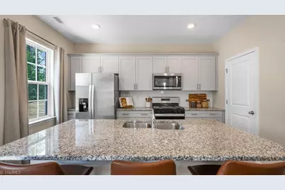 107 Lauder Trace, Jamestown, NC 27282 - Photo 10