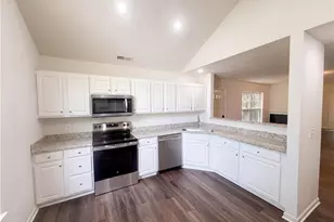 30 Pickwick Pl, Greensboro, NC 27407 - Photo 2