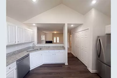 30 Pickwick Place, Greensboro, NC 27407 - Photo 8
