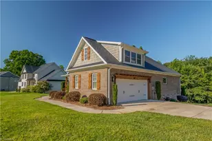 405 Spring Lake Farm Cir, Winston-Salem, NC 27101 - Photo 2