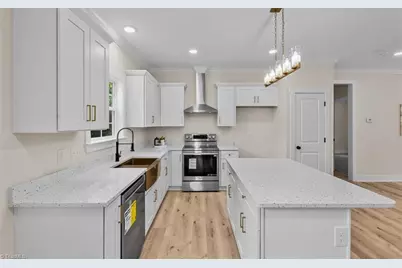 3719 Sharon Avenue, Greensboro, NC 27405 - Photo 12