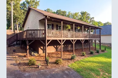 133 Lake Drive 9, Lexington, NC 27292 - Photo 2