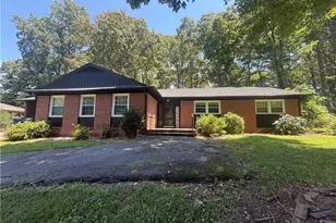 2651 Greencrest Dr, Winston-Salem, NC 27106 - Photo 2