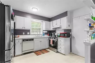 5207 Fieldbrook Dr, Greensboro, NC 27455 - Photo 2