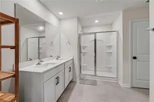 3425 Millennium Dr, Greensboro, NC 27455 - Photo 20