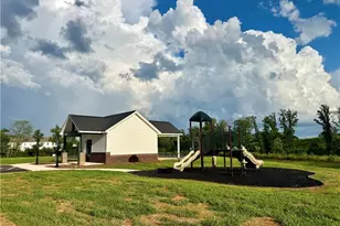 227 Plumtree Ct, King, NC 27021 - Photo 32
