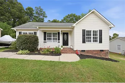 715 Dillon Street, Thomasville, NC 27360 - Photo 1