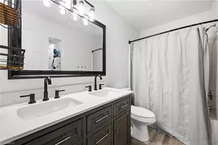 715 Dillon St, Thomasville, NC 27360 - Photo 16