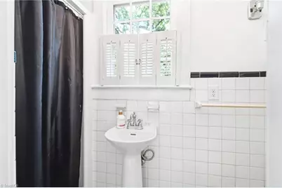 916 W Davis Street, Burlington, NC 27215 - Photo 32
