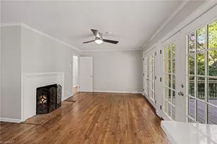 1105 McDowell Dr, Greensboro, NC 27408 - Photo 10