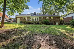 1105 McDowell Dr, Greensboro, NC 27408 - Photo 22
