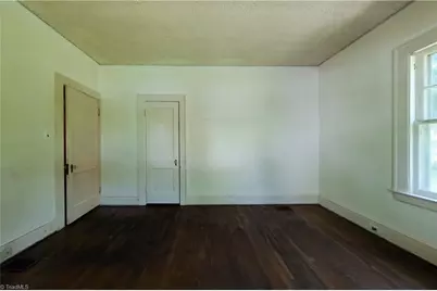 3004 N Patterson Avenue, Winston-Salem, NC 27105 - Photo 16