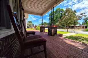 3004 N Patterson Ave, Winston-Salem, NC 27105 - Photo 2