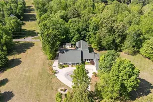 3703 Brandon Dr, High Point, NC 27265 - Photo 32