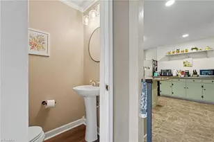 808 Barnes St, Reidsville, NC 27320 - Photo 14