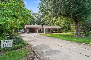 132 Cedarwood Dr, Eden, NC 27288 - Photo 2