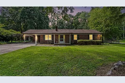 132 Cedarwood Drive, Eden, NC 27288 - Photo 2