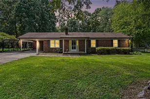 132 Cedarwood Dr, Eden, NC 27288 - Photo 2
