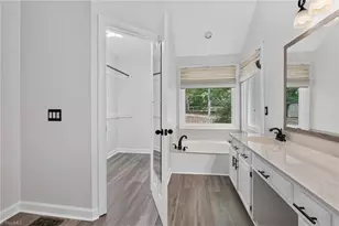 4702 Country Woods Ln, Greensboro, NC 27410 - Photo 24