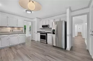 4702 Country Woods Ln, Greensboro, NC 27410 - Photo 14