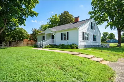 108 Jefferson Street, Yadkinville, NC 27055 - Photo 2