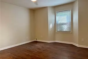 702 Glendale Dr, Greensboro, NC 27406 - Photo 8