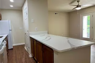 702 Glendale Dr, Greensboro, NC 27406 - Photo 2