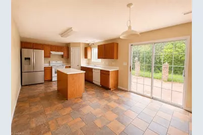 2610 Chatfield Drive, Winston-Salem, NC 27103 - Photo 8